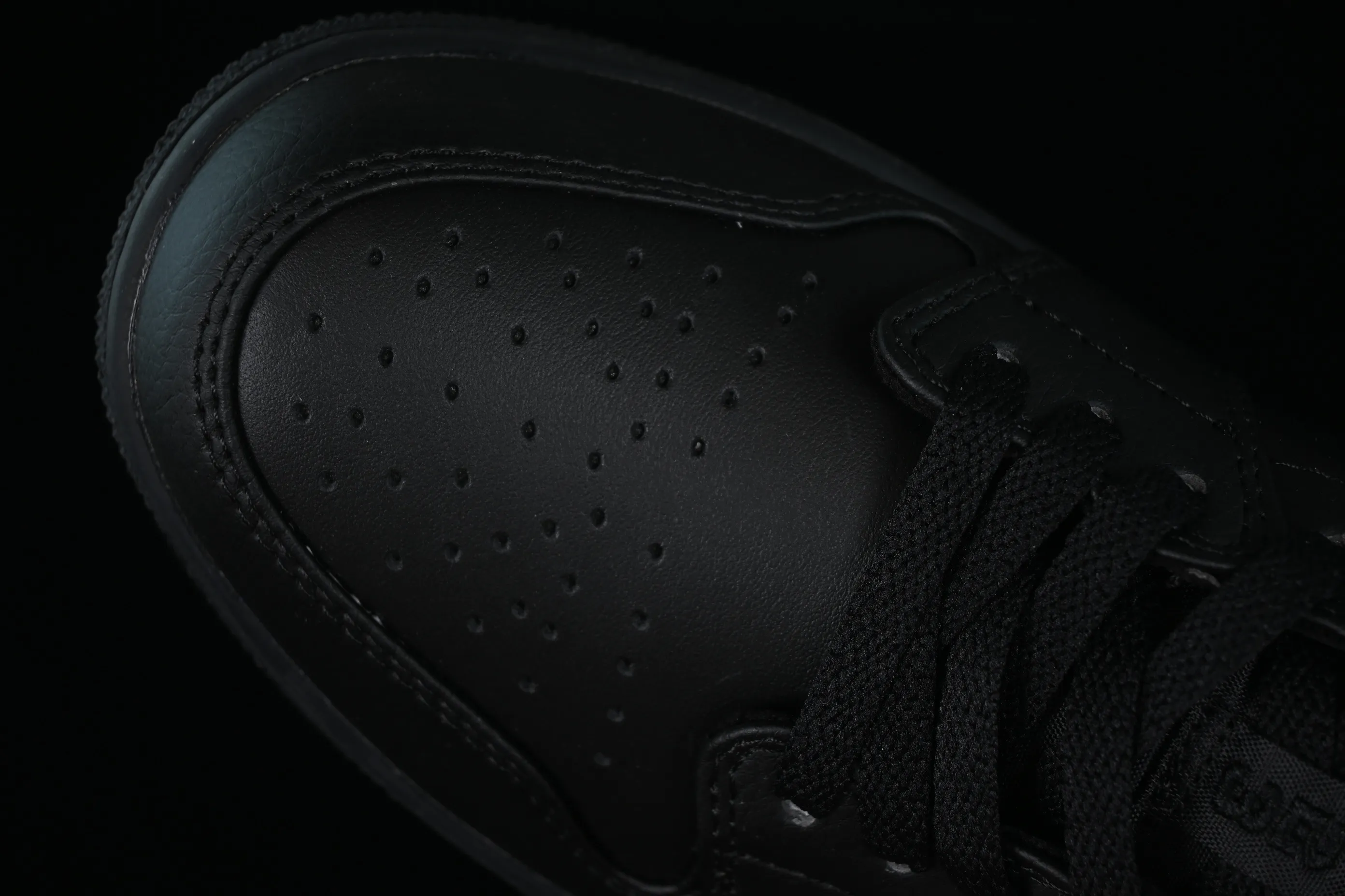 All categories Air Jordan Jordan series basketball shoes Air Jordan 1 Low Z version Air Jordan 1 Low AJ1 Joe 1 black and gray low-top cultural casual sneakers 553558-091